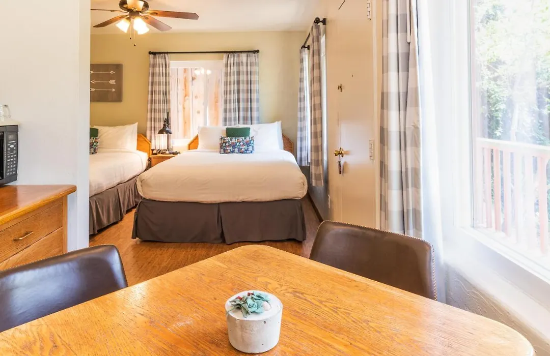 Buckeye Tree Lodge-1