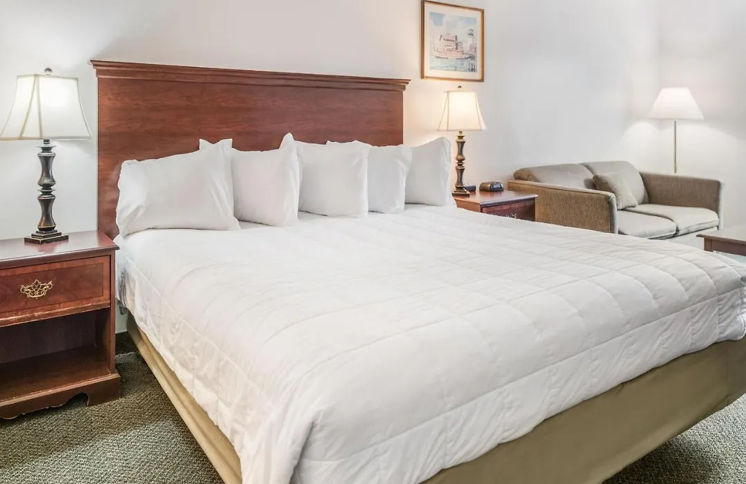Knights Inn Sandusky-1