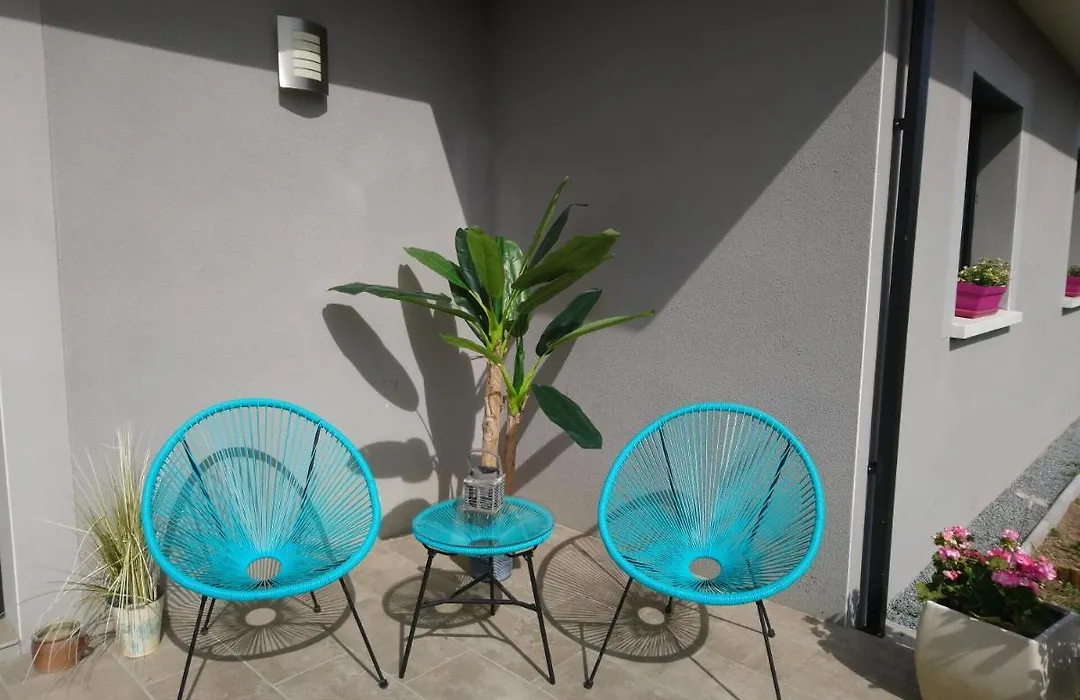 Le Bonheur A Portee De Mains-1