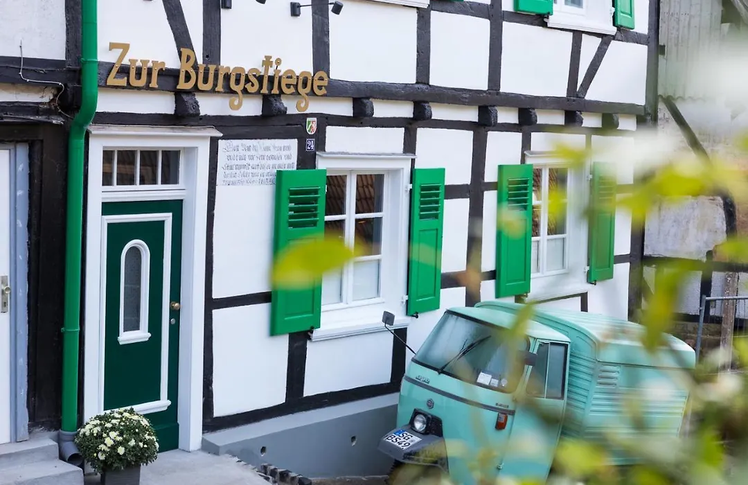 Zur Burgstiege-1