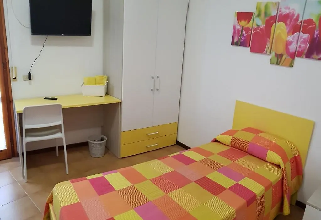 MAYFLOWERS B&B Zona Ospedale Cisanello Pisa-1