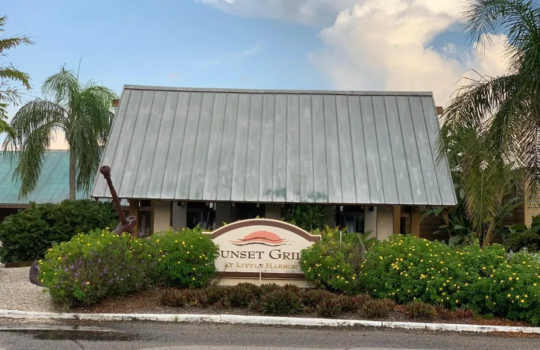 Resort Condo, Private Beach, Balcony With Water Views Bayside Retreat-1