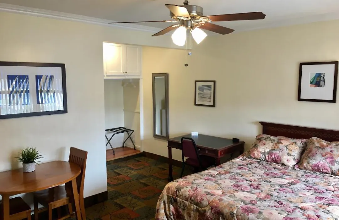 Los Feliz Hotel-1