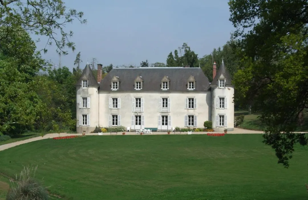 Château de La Ville-Huë-1