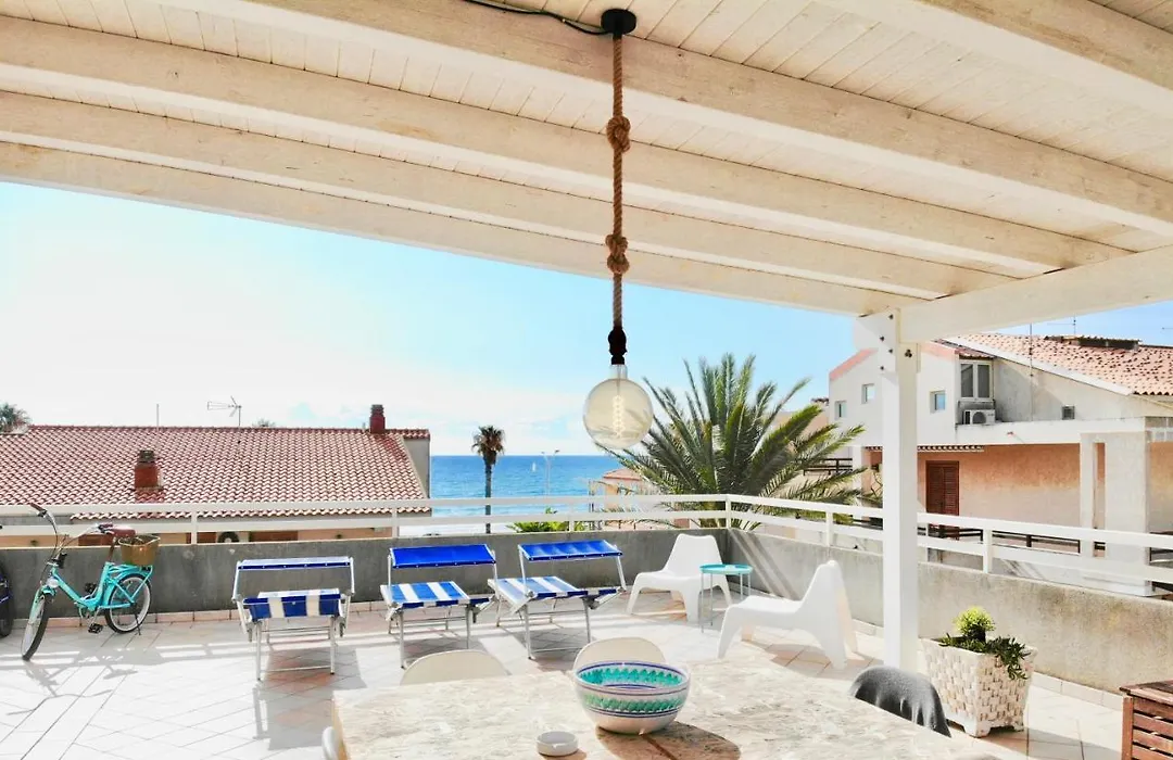 BeachFront Rooms Marina di Ragusa-1