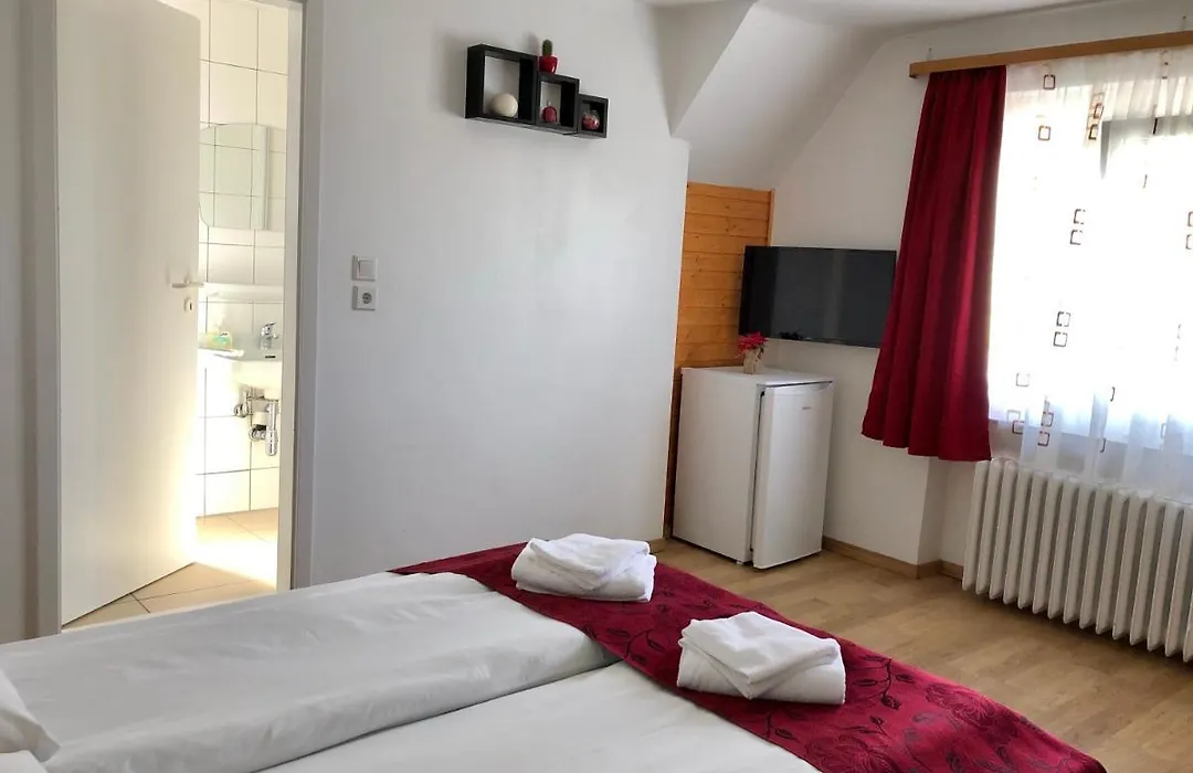 Pension Rote Rosen-1