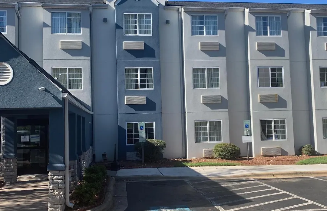Microtel Inn By Wyndham Charlotte Airport-1