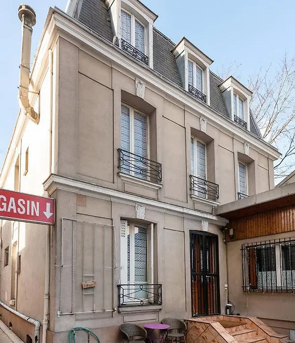 Cameleon Paris Guesthouse-1
