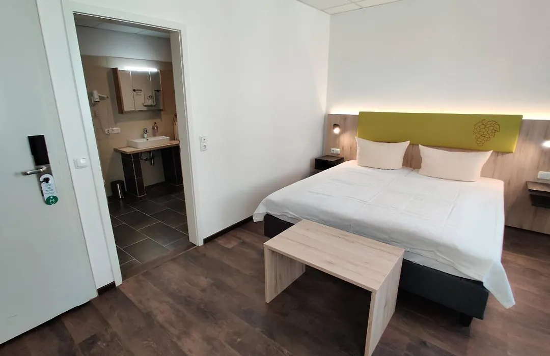 Hotel Goldene Traube-1