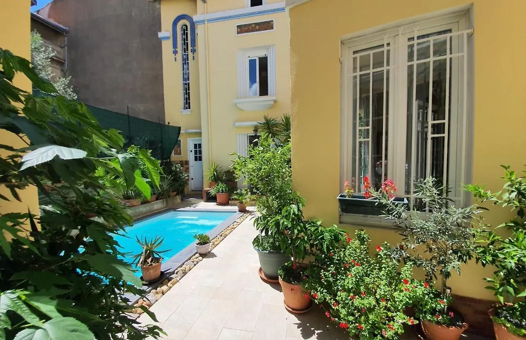 B&B Le Patio En Ville - Chambres d'hôtes-1