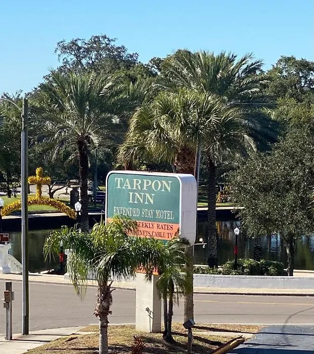 Tarpon Inn-1