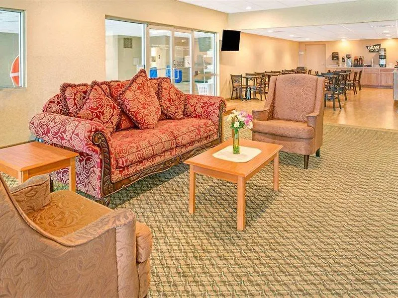 Travelodge By Wyndham Lincoln Airport I-80-1