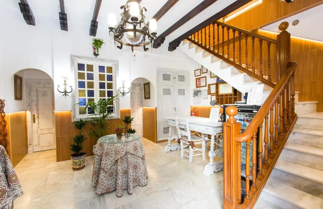 Hostal La Estrella-1