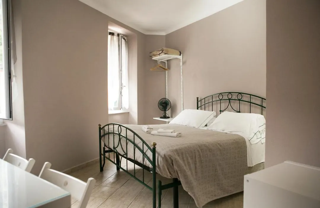 Vernazza2010 Rooms-1
