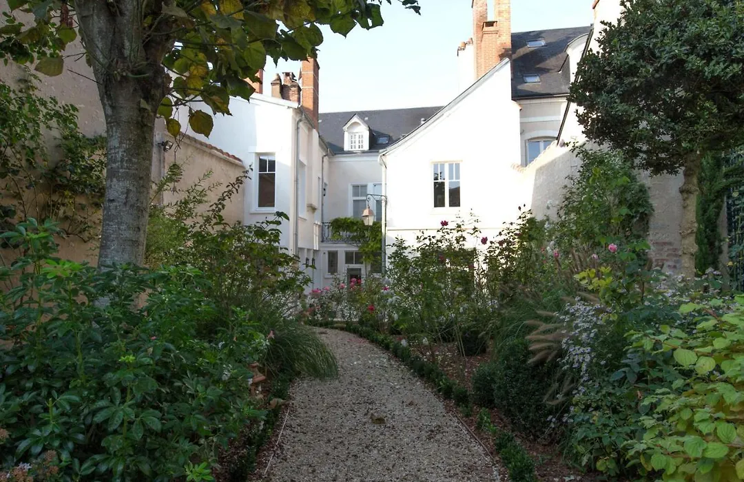 Room In Guest Room - This 10Th Century Home Sits In An Extraordinary Setting In The Center Of Orleans-1