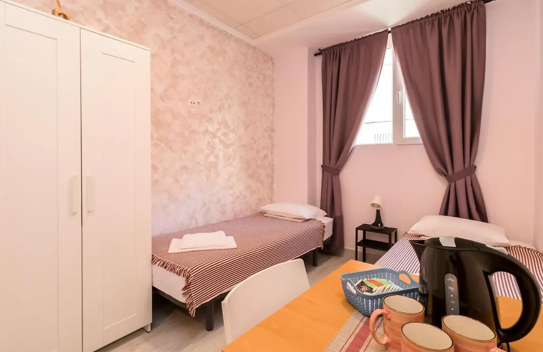 Hostal 7A-1