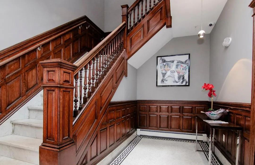 A Stylish Stay W/ A Queen Bed, Heated Floors.. #37-1