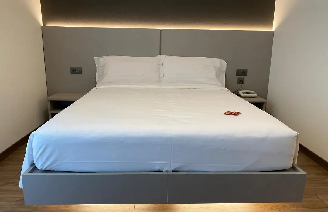 Fly Bike Hotel-1