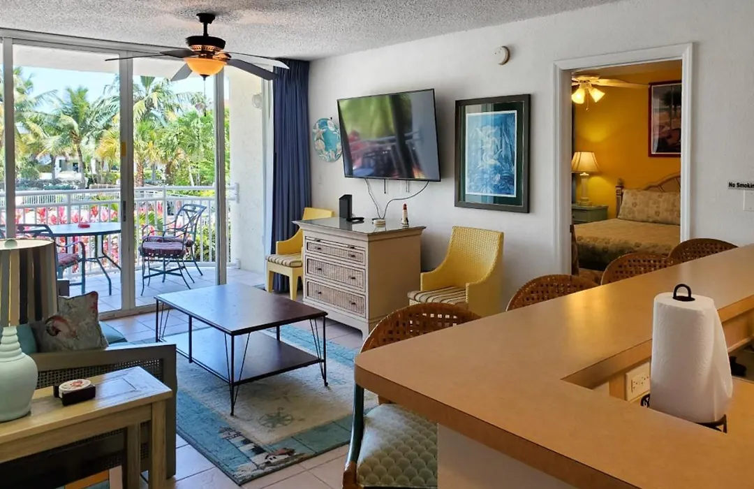 Sunrise Suites - Butterfly Nest #107-1