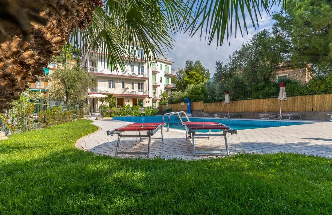 Hotel Garden-1