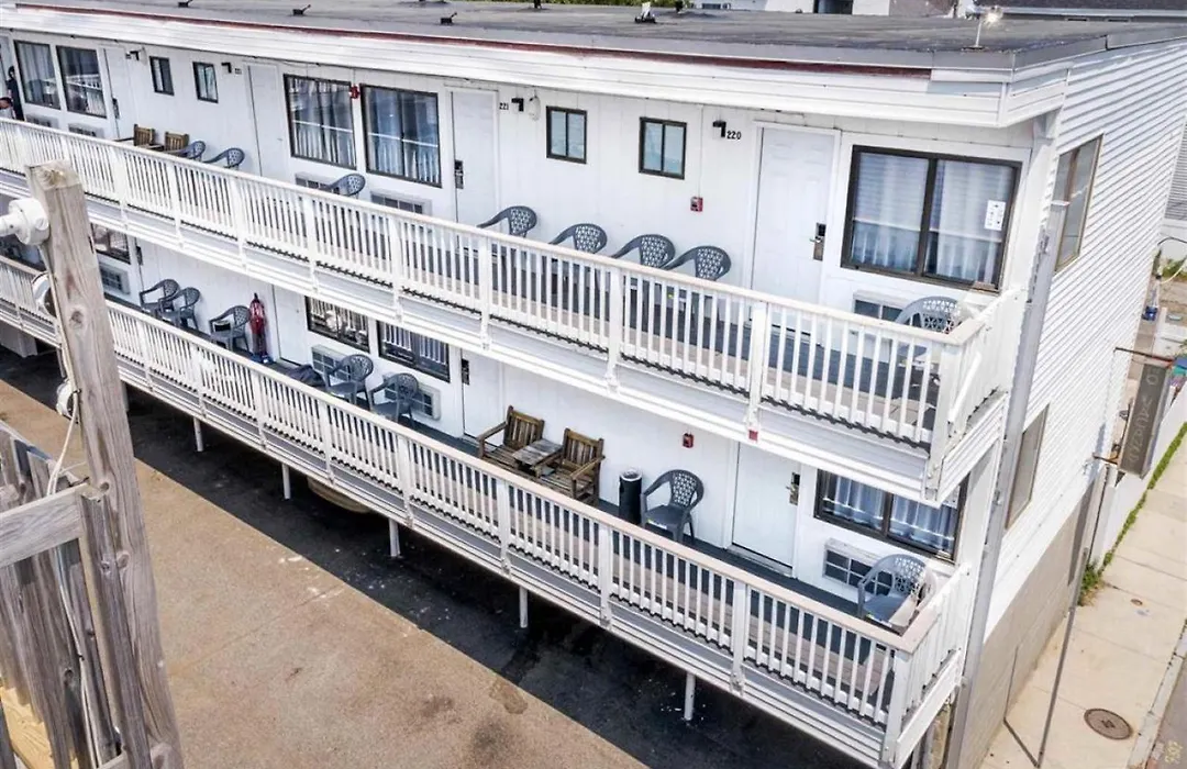 Hampton Harbor Motel-1