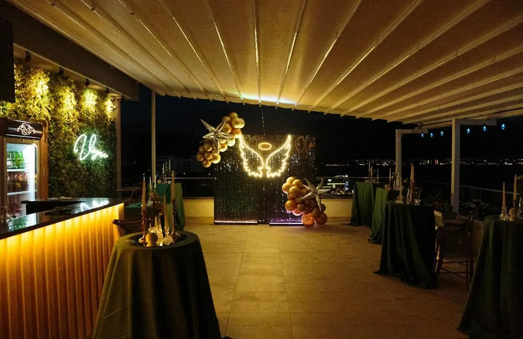 Vogue'S Boutique Hotel-1