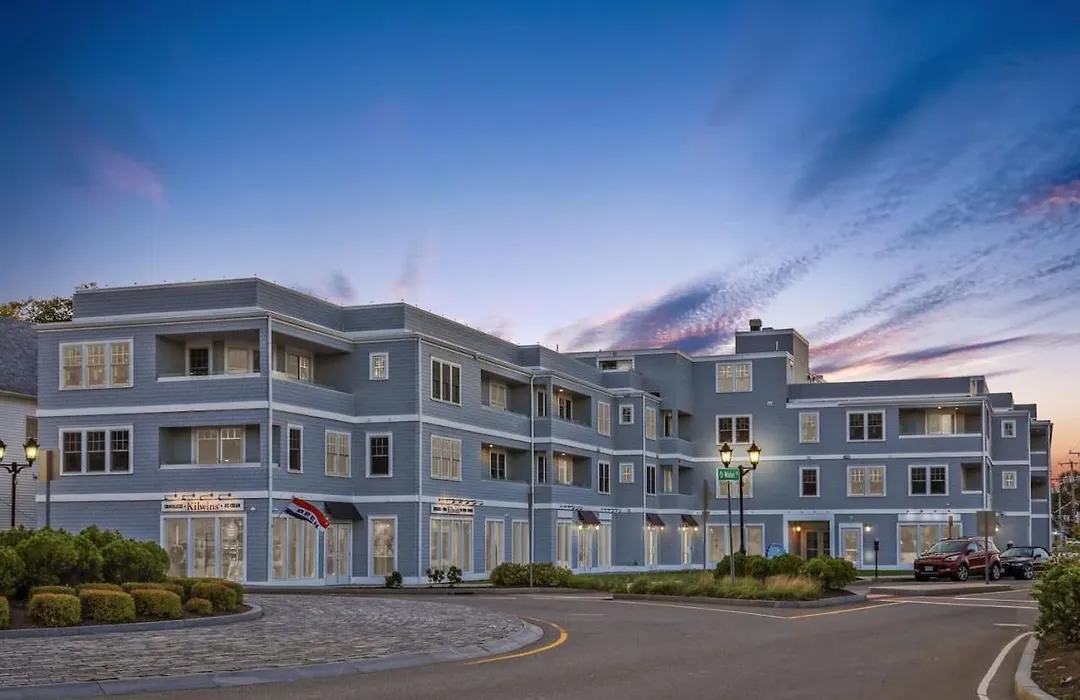 Harbourtown Suites On Plymouth Harbor-1