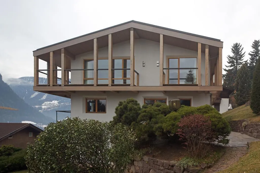 Residence Larciunei-1