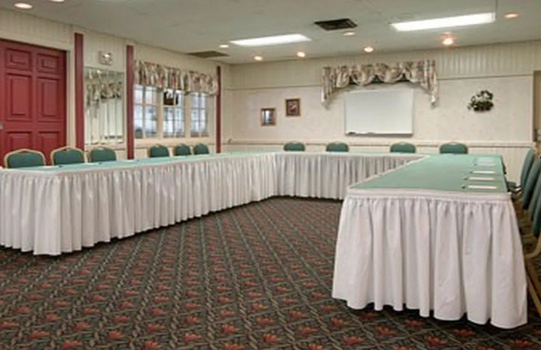 Days Inn Hotel & Conference Center - Meadville-1