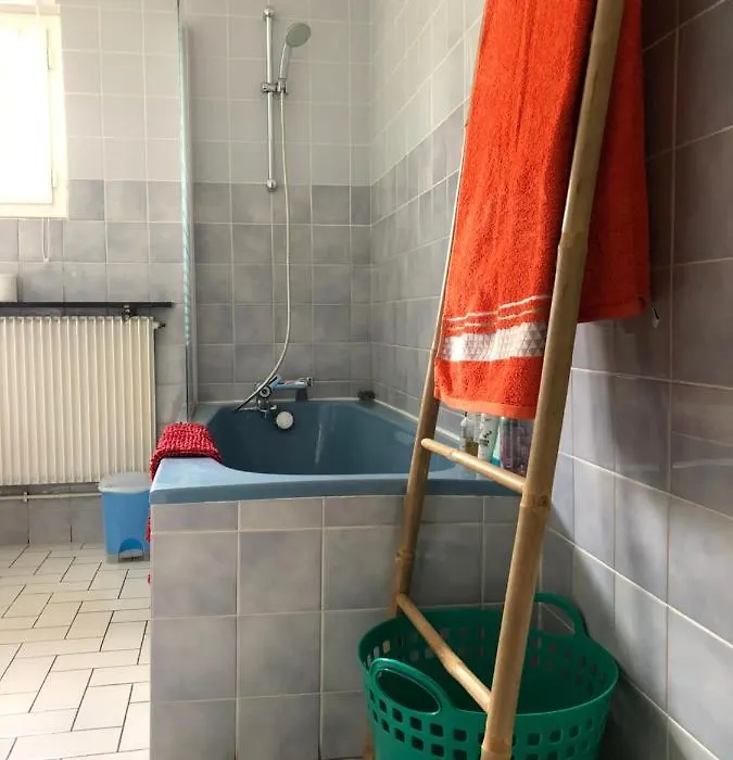 Room In House Near Lycee International St Germain En Laye-1