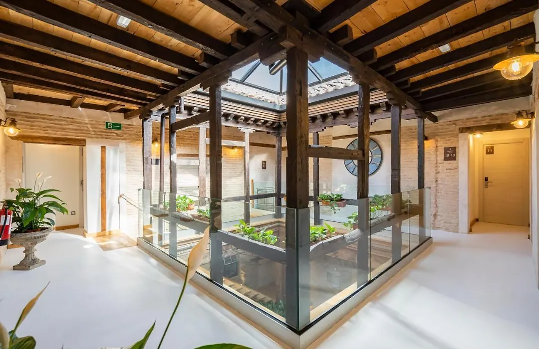 Azacanes Hostal Boutique Toledo-1