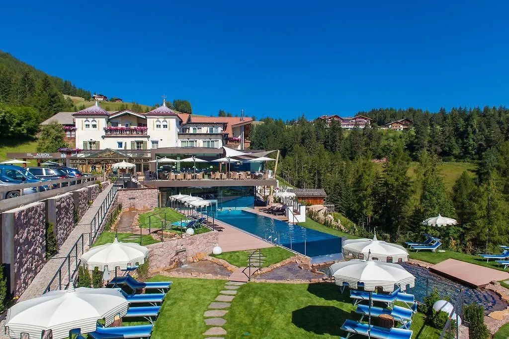 Hotel Albion Mountain Spa Resort Dolomites-1