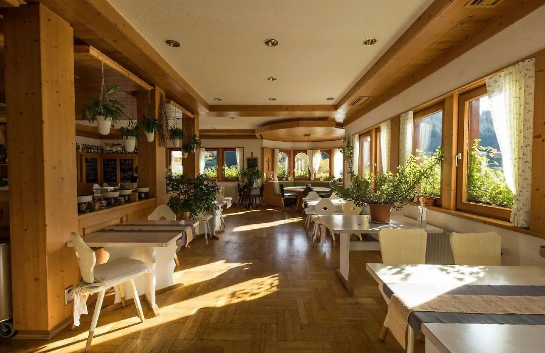 Berghotel und Restaurant Kräuter Chalet-1