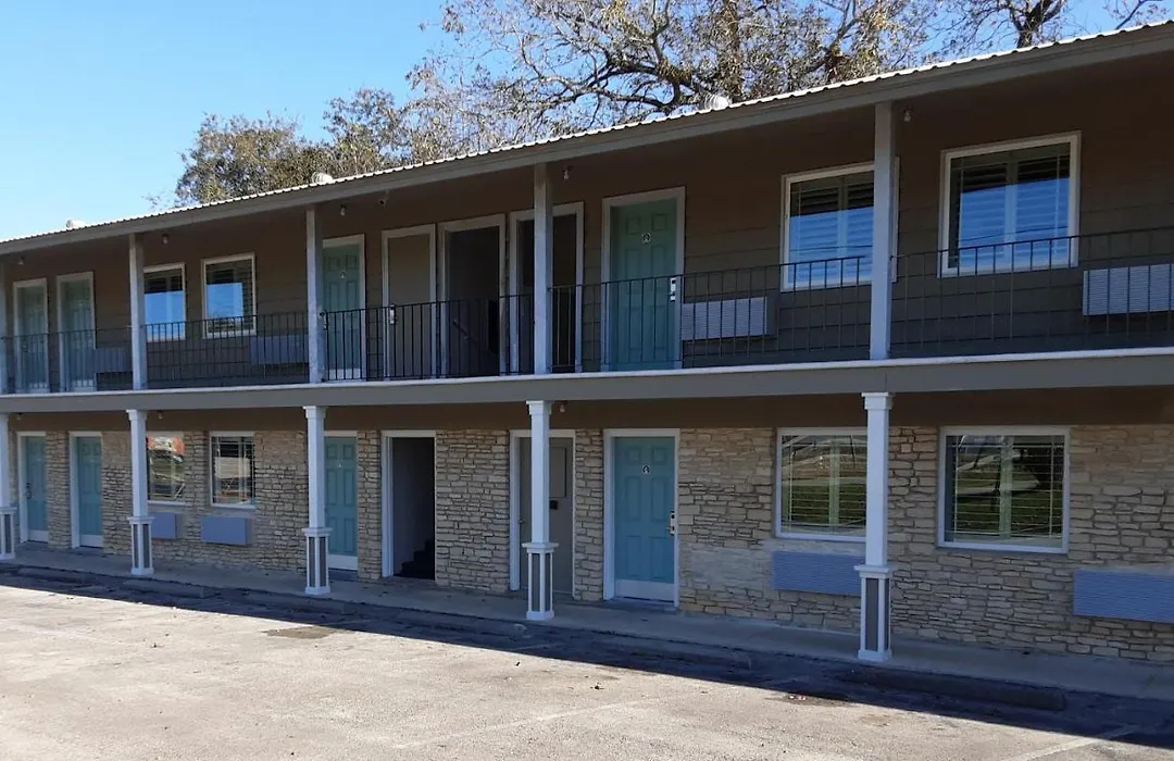 Horseshoe Riverside Lodge-1