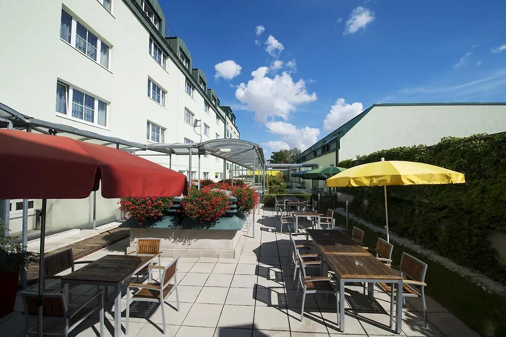 Park Inn By Radisson Uno City Vienna-1