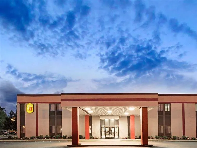 Super 8 By Wyndham Brockton-1