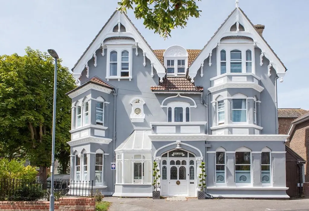 Oaklands Guest House-1