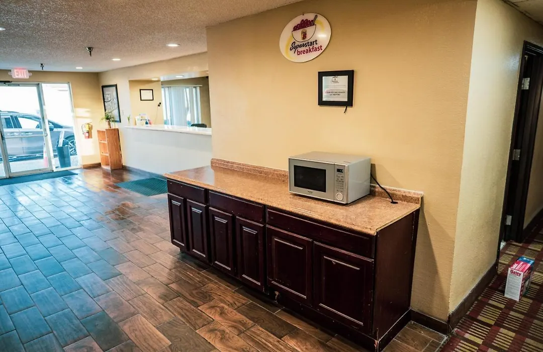 Super 8 By Wyndham Belen Nm-1