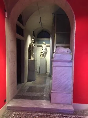 B&B Theodora-1