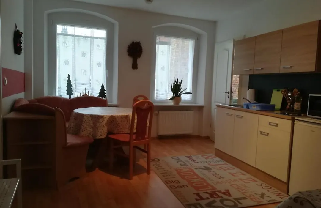 Pension&Ferienwohnung Zum Schmuckgiebel-1