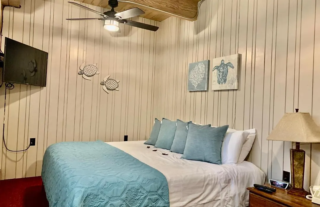 Breakers Boutique Inn-1