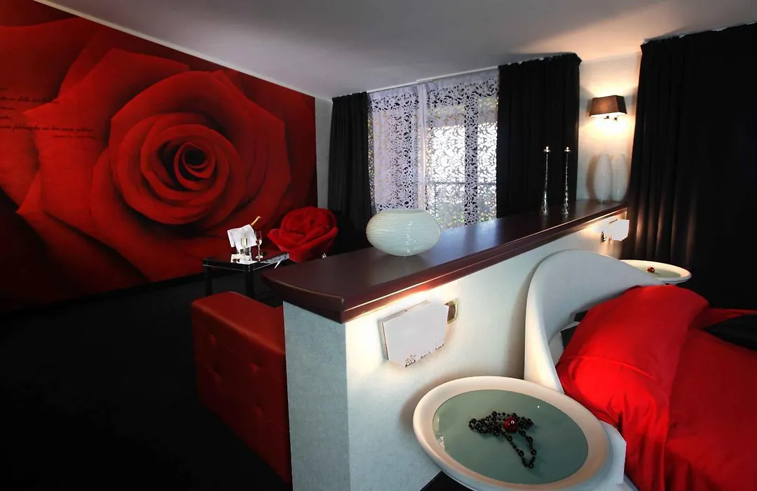 Grand Hotel Paradiso-1