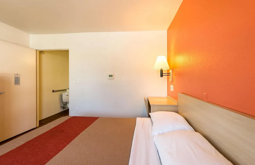 Motel 6-Reno, Nv - Virginia Plumb-1