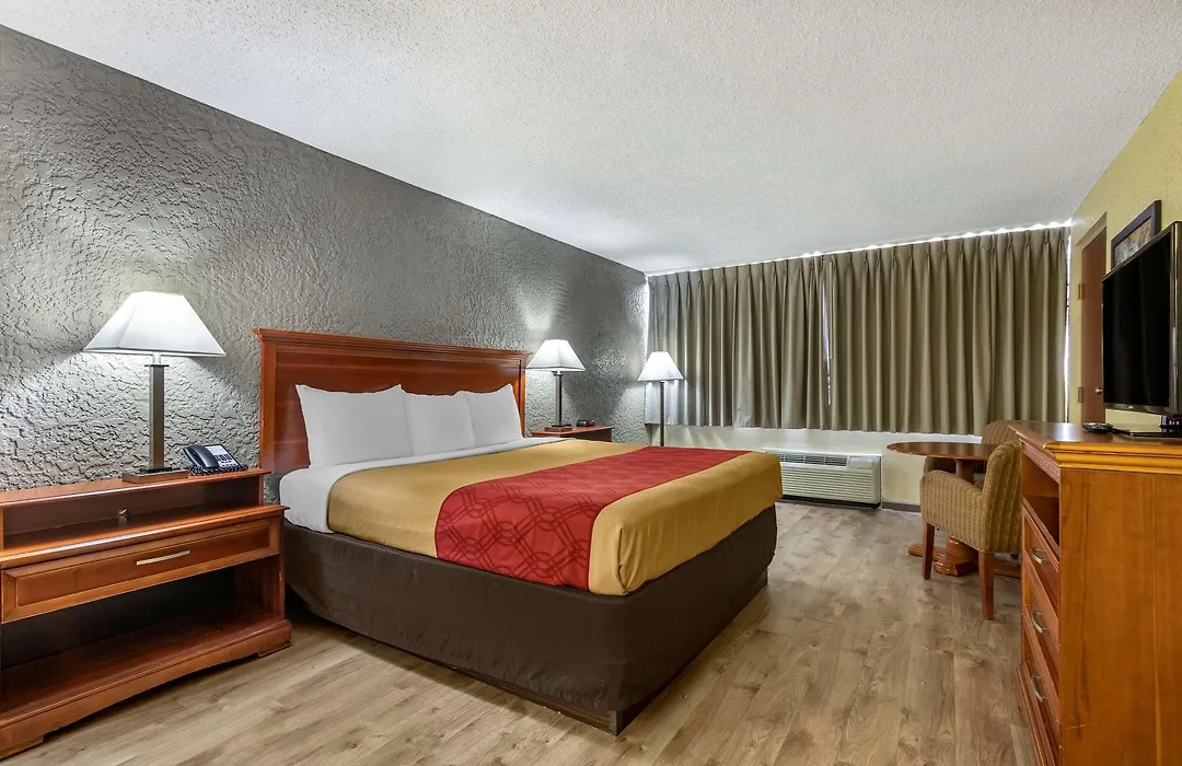 Econo Lodge Broken Arrow-Tulsa-1