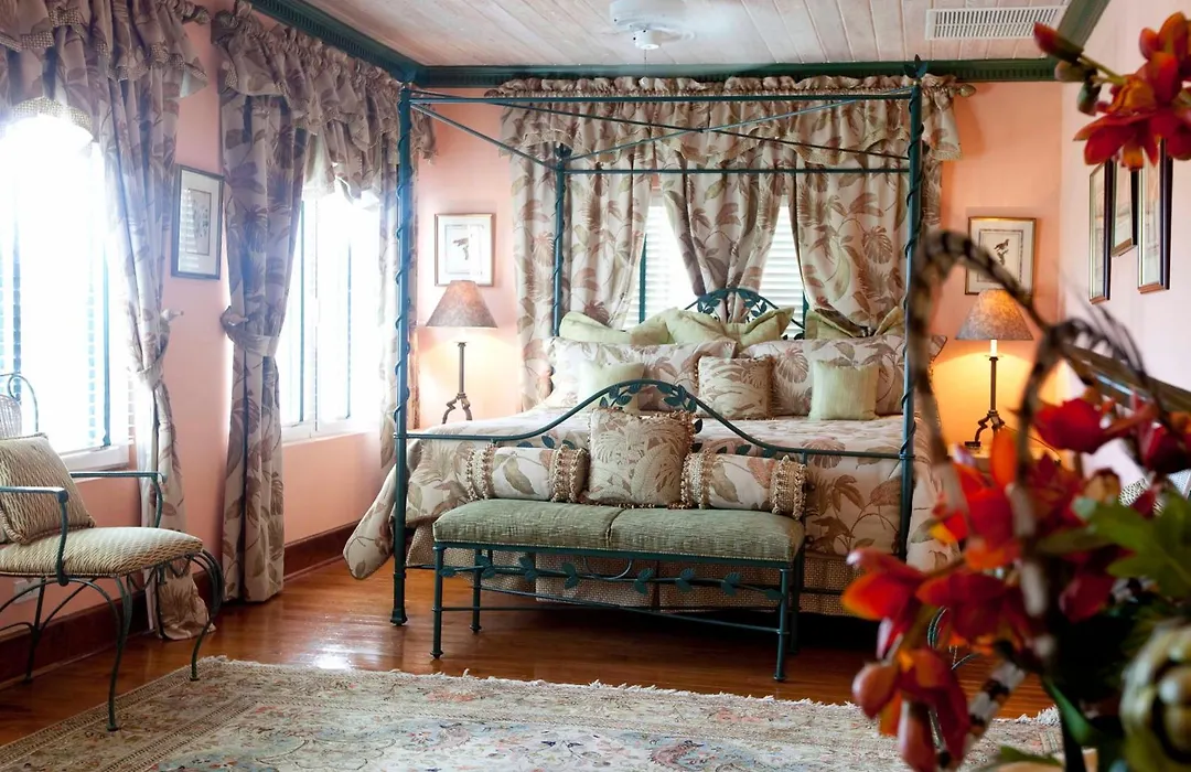 Graycliff Hotel-1