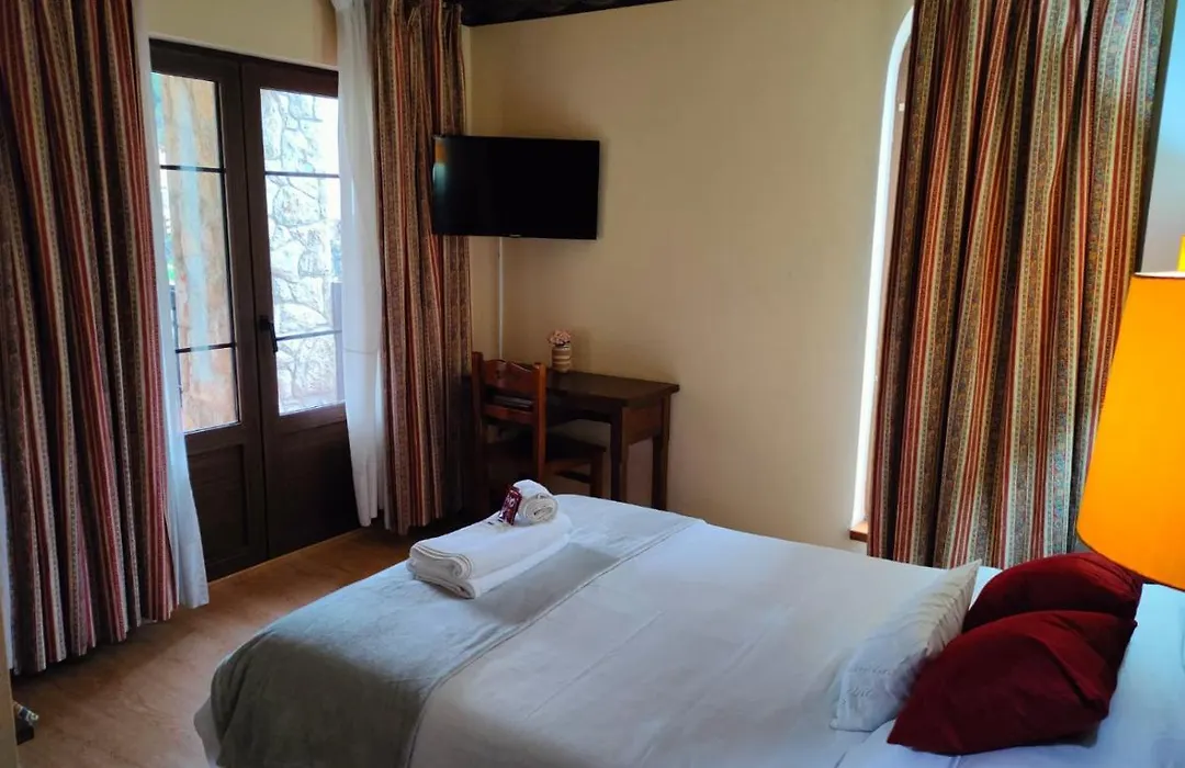 Hotel Cumbres de Valdeón-1