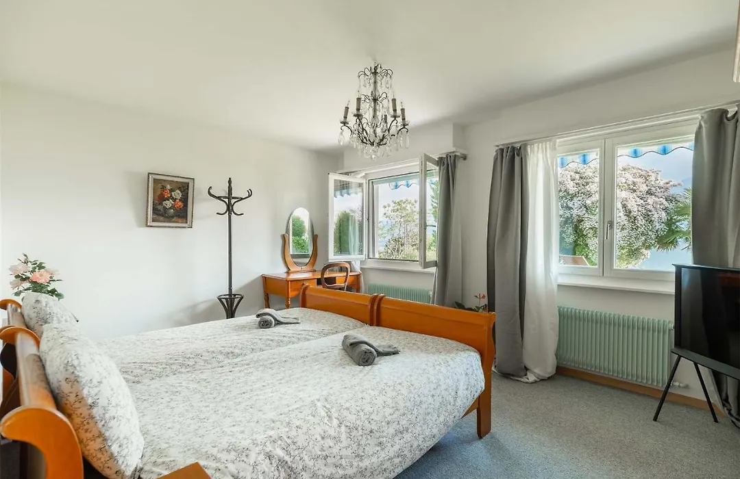 Ground Floor Rooms With Stunning Lake View & Garden Access-1
