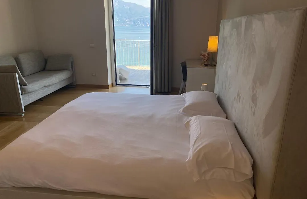 Hotel Baia Dei Pini-1