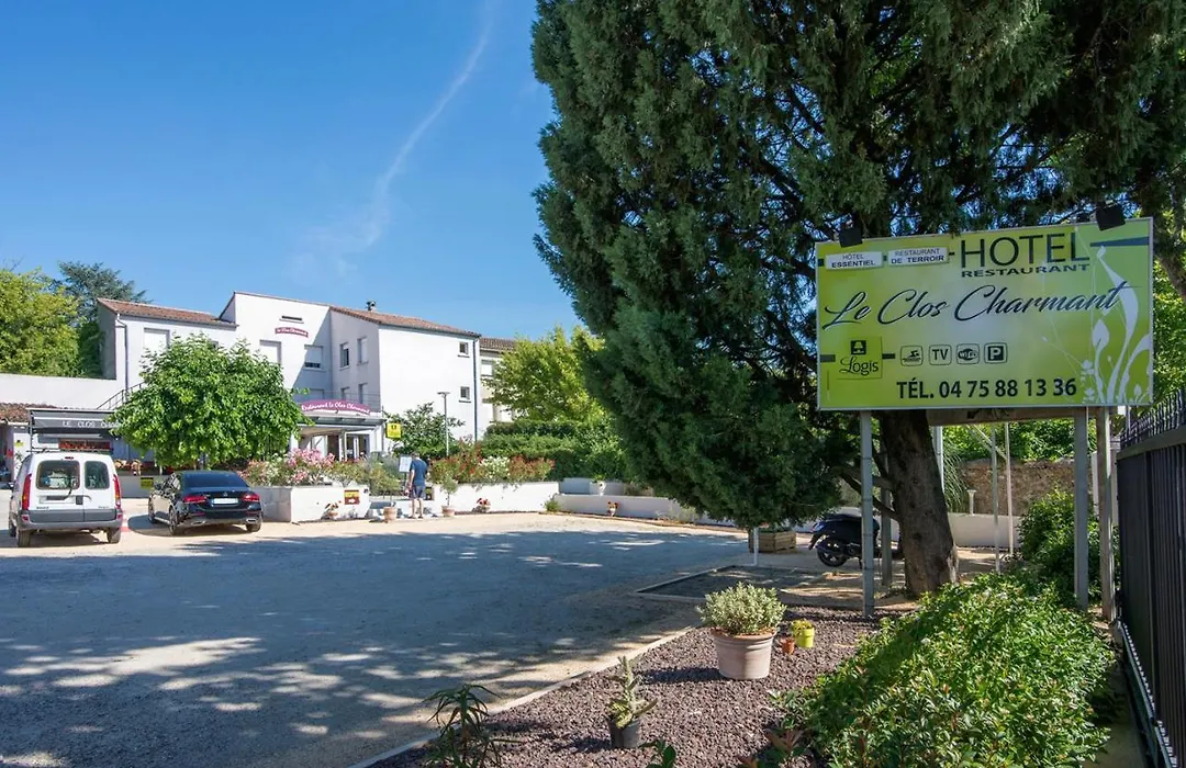 Le Clos Charmant-1