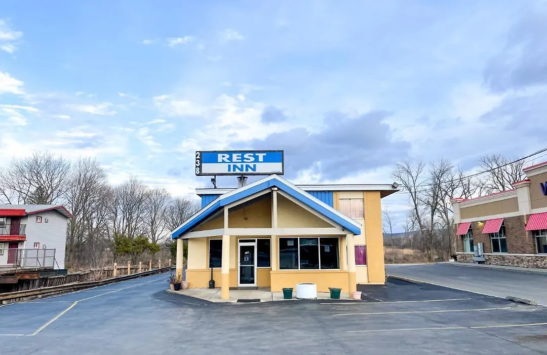 Utica Rest Inn-1